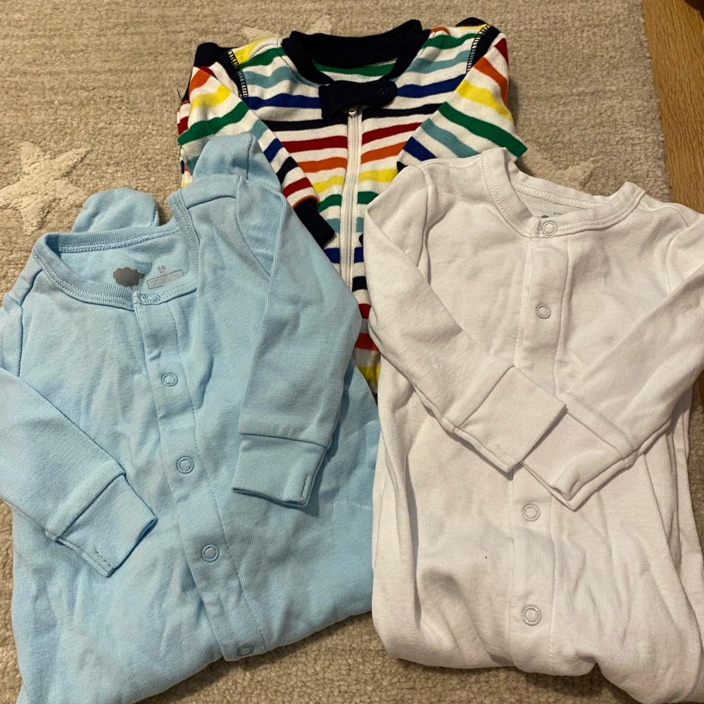 Primary Pajamas 3-6 month (lot of three)